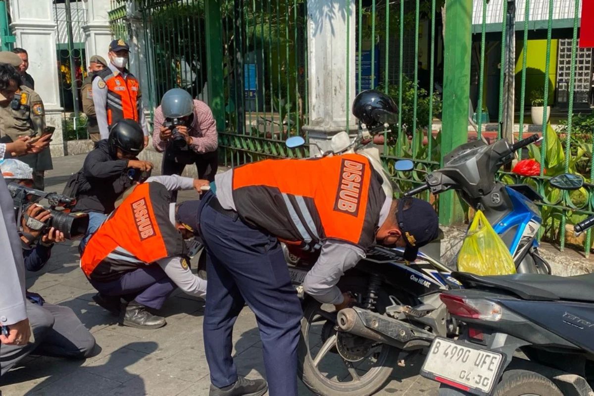 Pemprov DKI Gelar Razia Besar-Besaran Sasar 15 Titik Parkir Liar
