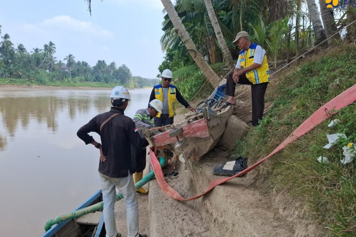 Kementerian PU Kerahkan Pompa Atasi Kekeringan Sawah Sarolangun