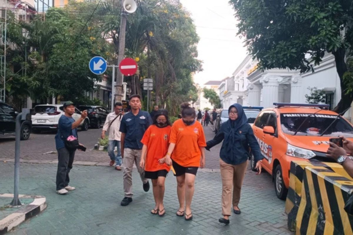 Pacar Anak Sekap Kakek 80 Tahun di Surabaya dan Kuras Rp2 Miliar
