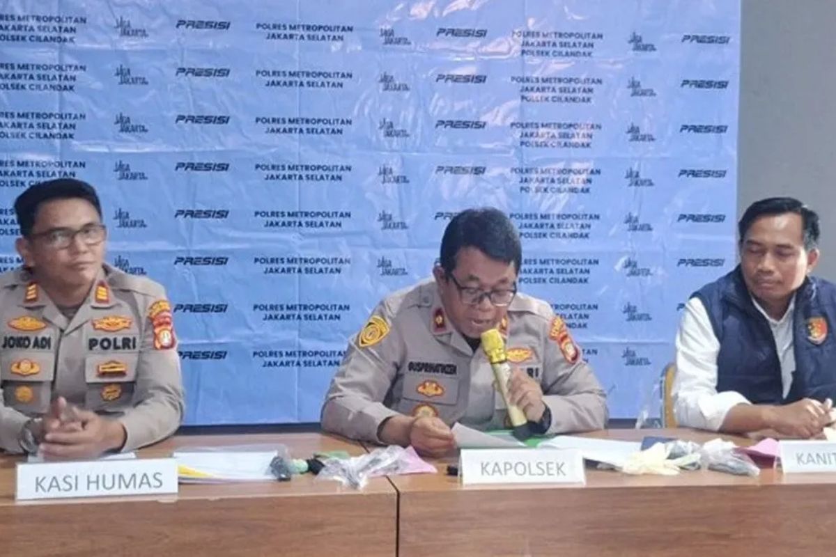 Polisi Gagalkan Modus Ganja dalam Pakan Ikan di Tangerang