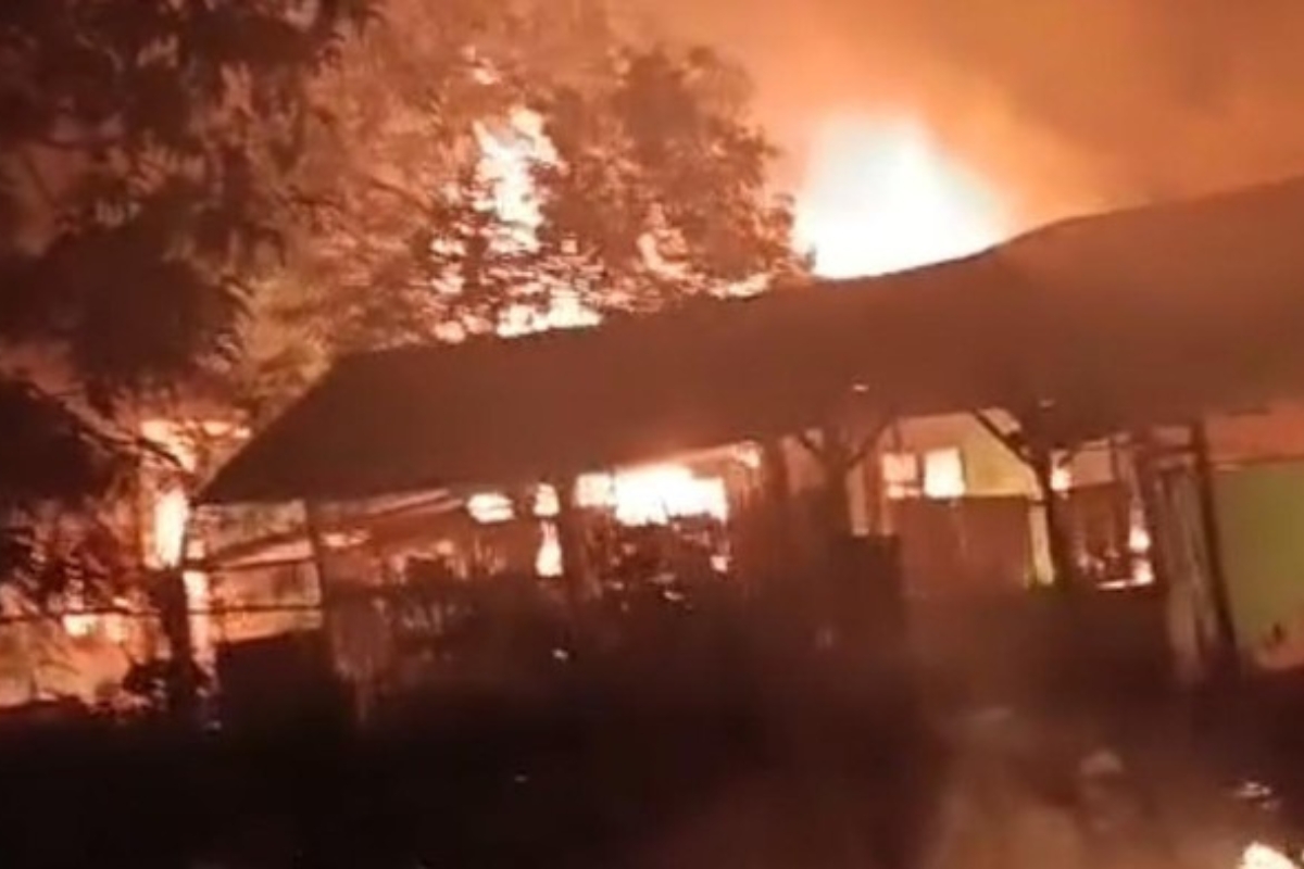 Diduga Ada Pencabulan, Warga Bakar Ponpes Nurul Jadid di Mesuji