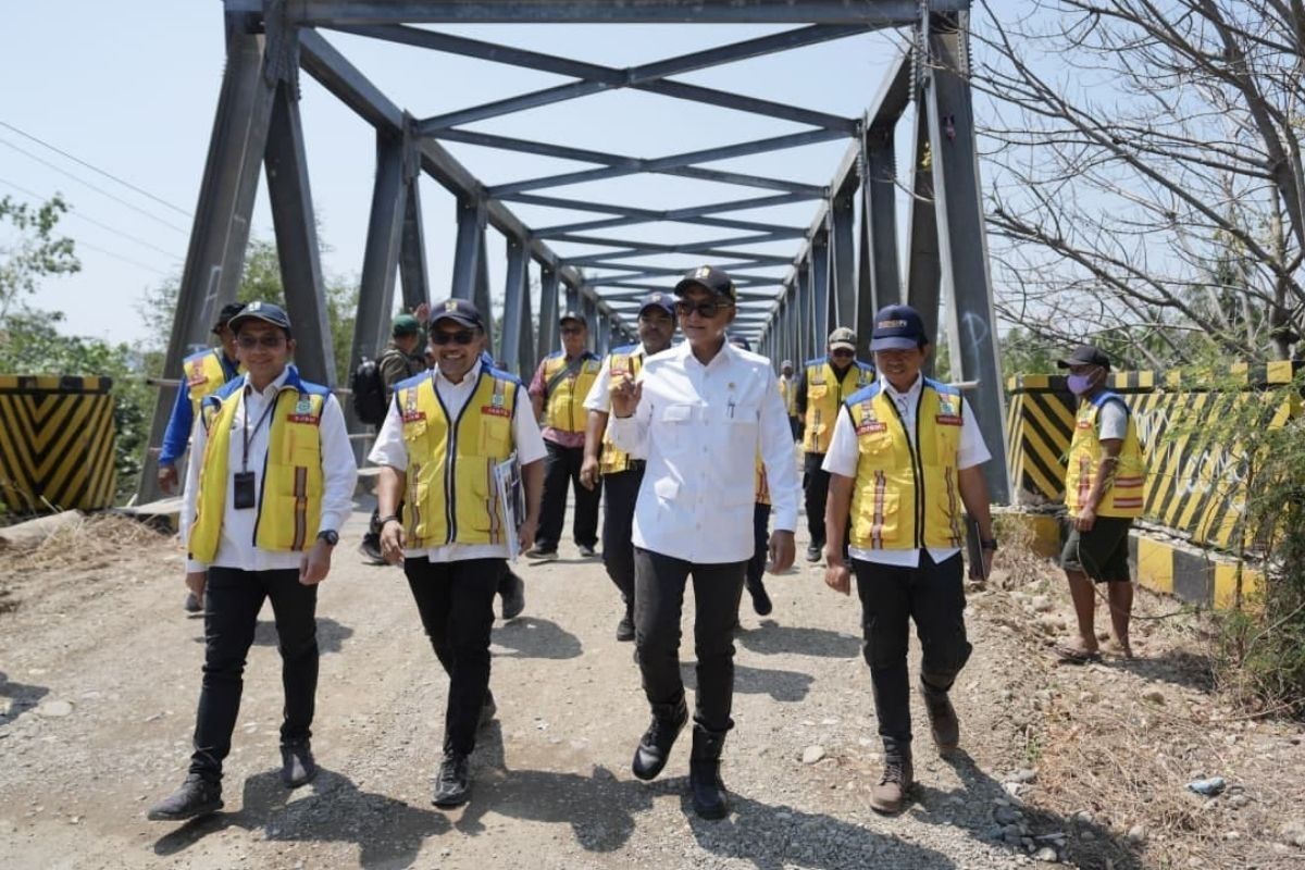Kementerian PU Percepat Pemulihan Jembatan Wae Pesi dan Wae Dampek
