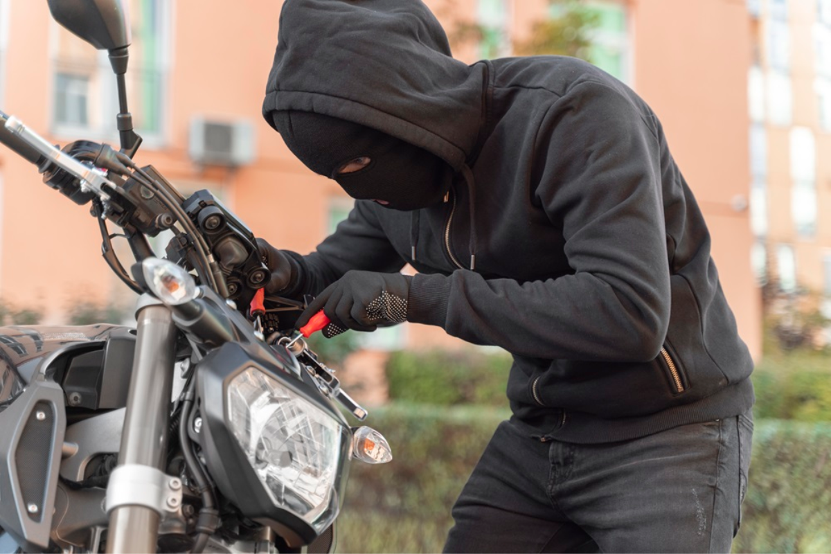 Tak Terima Teman Tidur Saat Mabuk, Dua Pria Ini Nekat Curi Motor