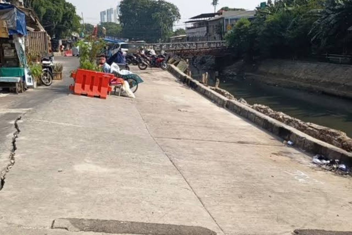 Jalan Amblas 5 Bulan di Pulogadung Bakal Diperbaiki Permanen