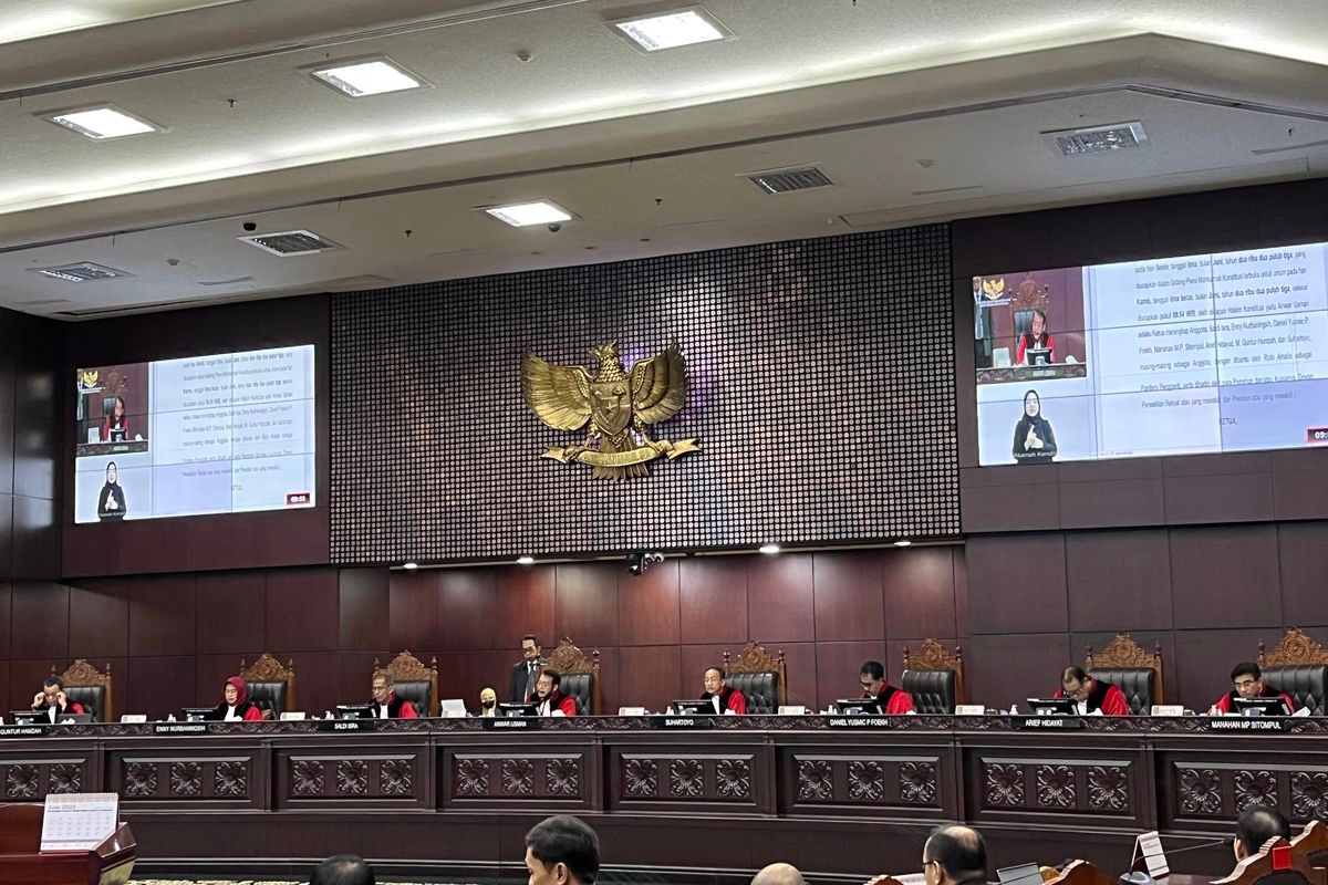  MK Setujui Cabut Uji UU APBN MBG dan LHKPN Presiden Rp2,066 Triliun 