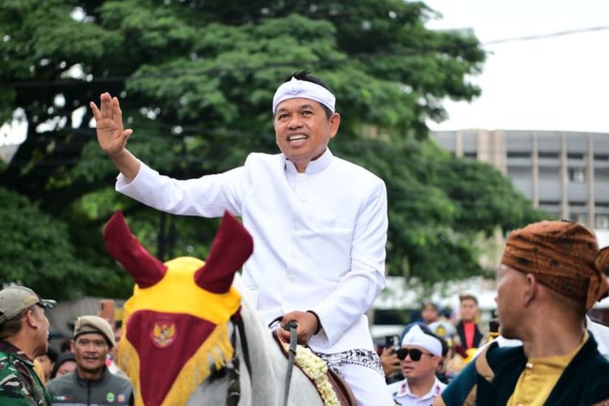 Dedi Mulyadi Tawari PKL Cicadas Jadi Penyapu Jalan: Kota Bersih