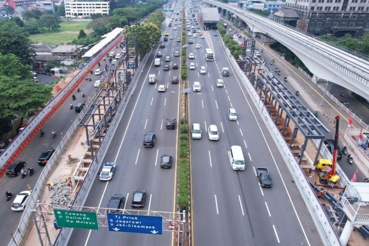 Situasi Tol Jakarta Kamis Pagi: Cawang-Tomang Padat, Ruas Lain Lancar