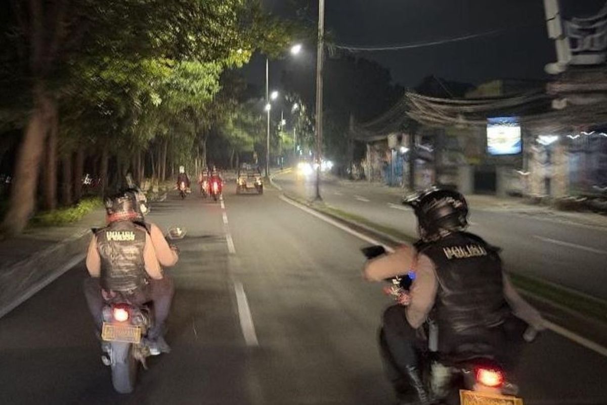 Polisi Ringkus Dua Pemuda Pembawa Golok Diduga Begal di Jakarta Barat