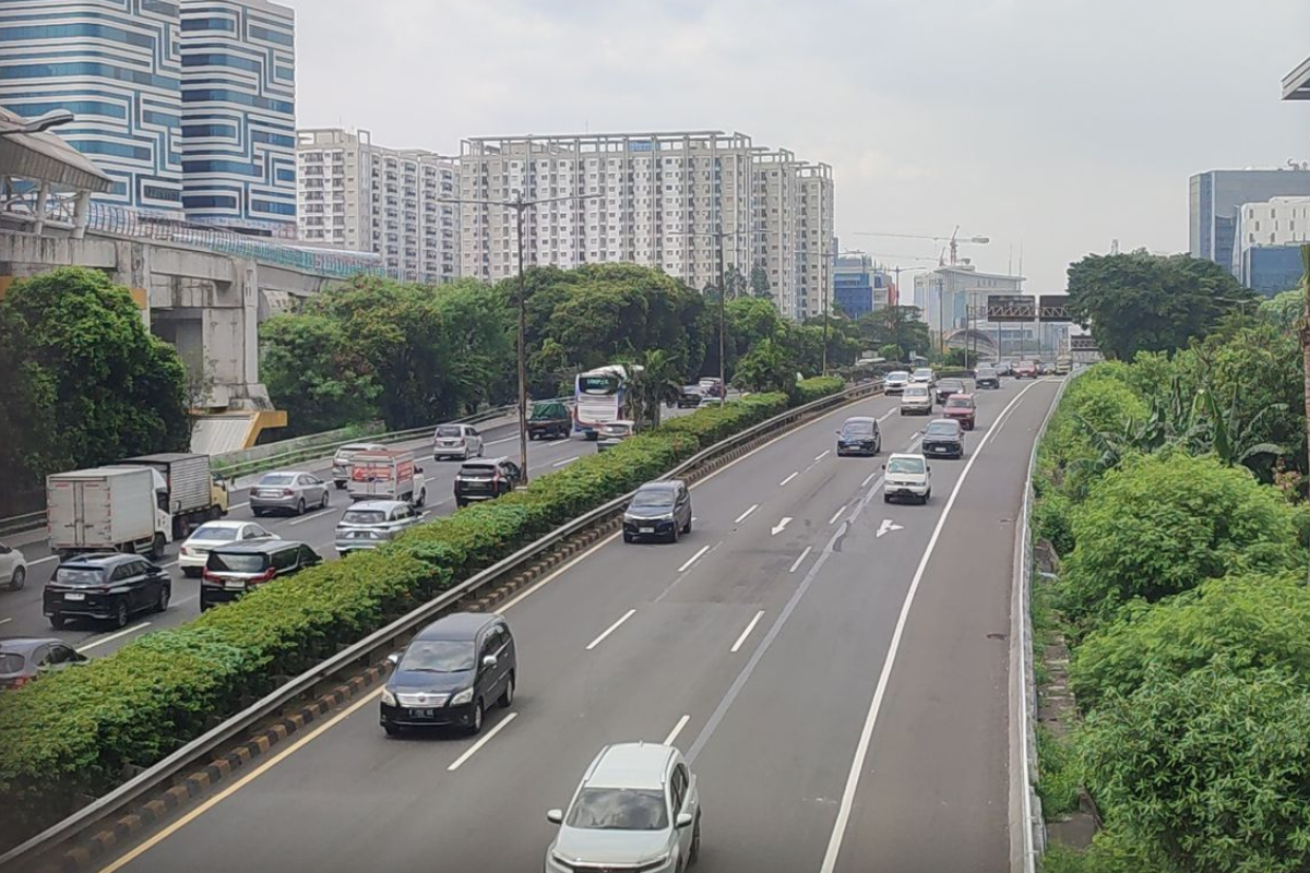 Update Lalu Lintas: Ruas Tol Menuju Jakarta Terpantau Padat