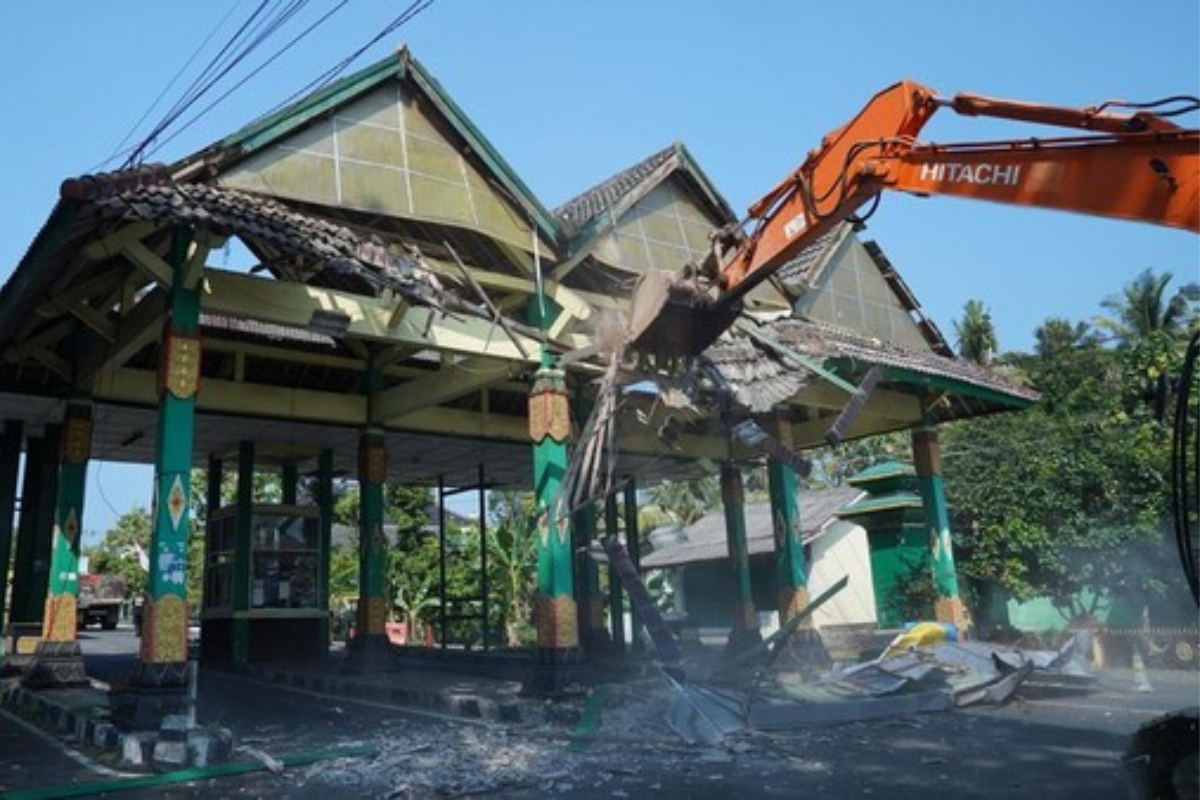 TPR Parangtritis Lama Dibongkar, Jalur Wisata Dialihkan