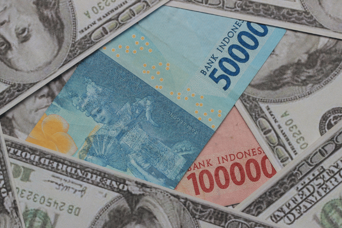 Rupiah Melemah ke Rp 18.000, Harga Produk Manufaktur Terancam Naik