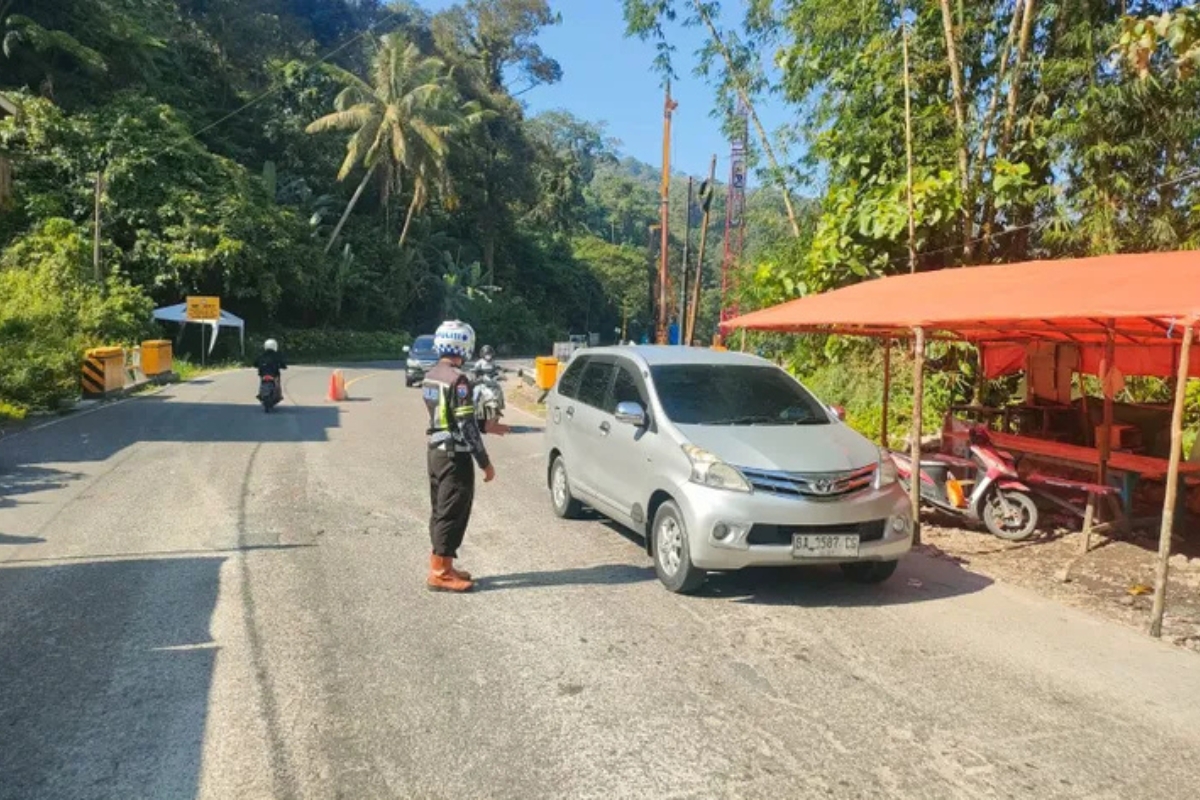 Pembersihan Longsor Selesai, Akses Lembah Anai Dibuka Kembali