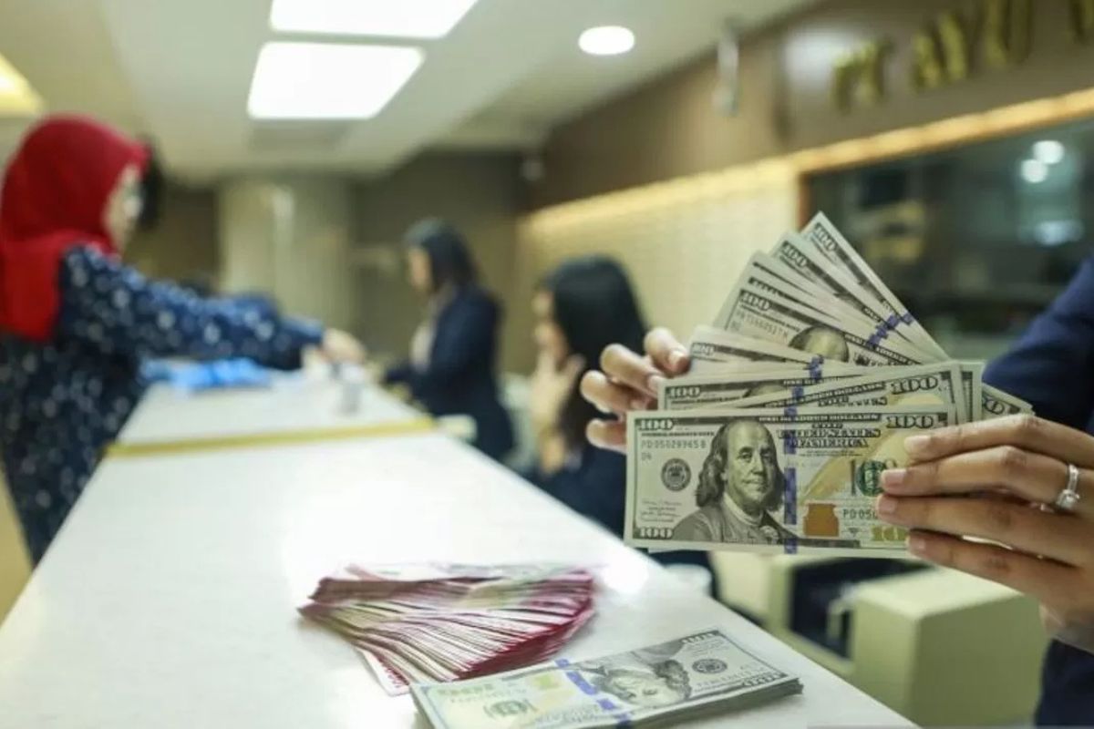Rupiah Selasa Pagi Melemah ke Rp17.859 per Dolar AS