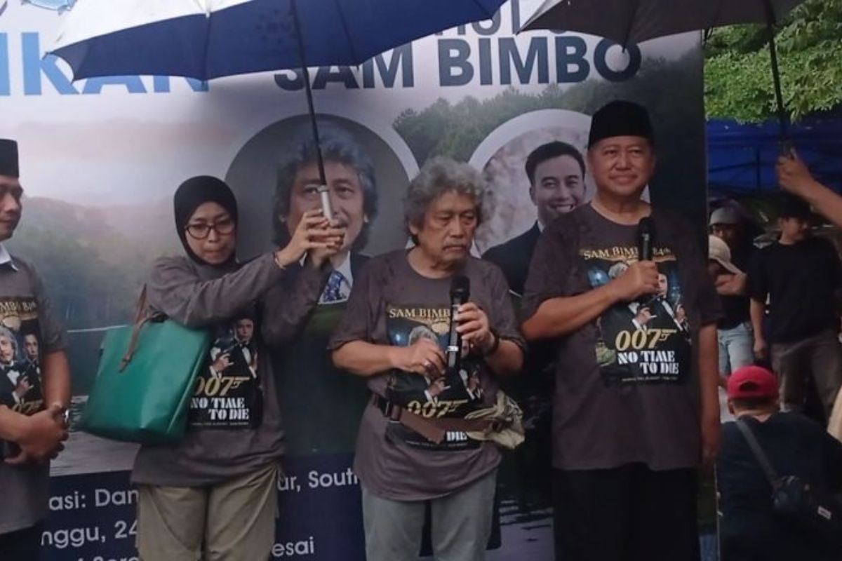 Sam Bimbo Lepas 770 Kg Ikan di Ultah ke-84 Bareng Harry Kiss