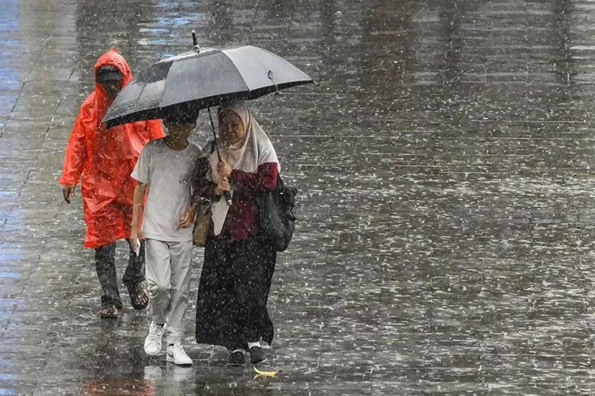 Waspada Cuaca Ekstrem, BMKG Prakirakan Hujan Merata di Indonesia