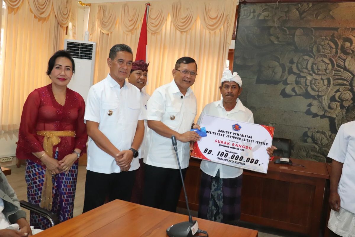Pemkab Buleleng Kucurkan Bantuan Rp 3,6 Miliar untuk 30 Subak