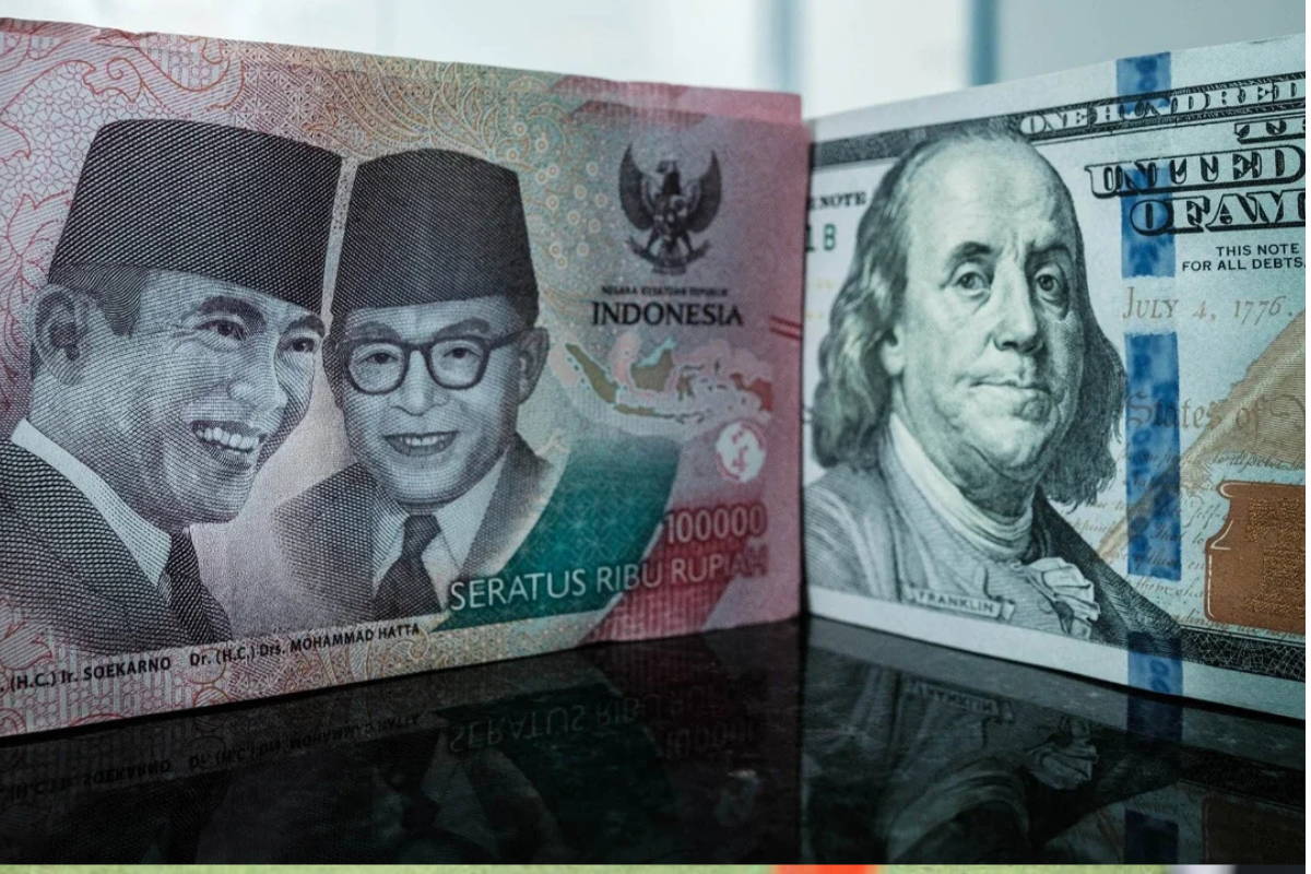 Rupiah Sentuh Rp18.000, Media Asing Soroti Rekor Terburuk Sejarah