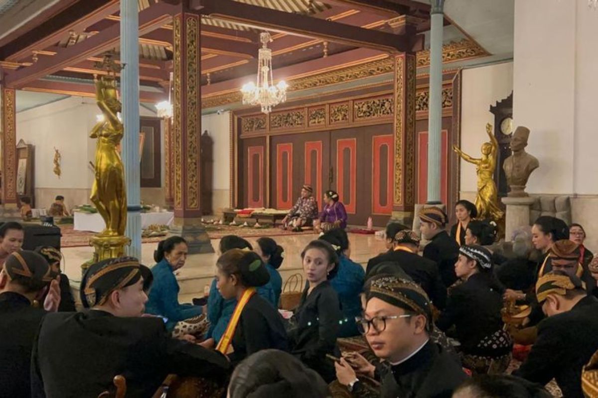 Kirab 1 Suro Tegang, Dua Kubu Keraton Solo Terlibat Adu Mulut