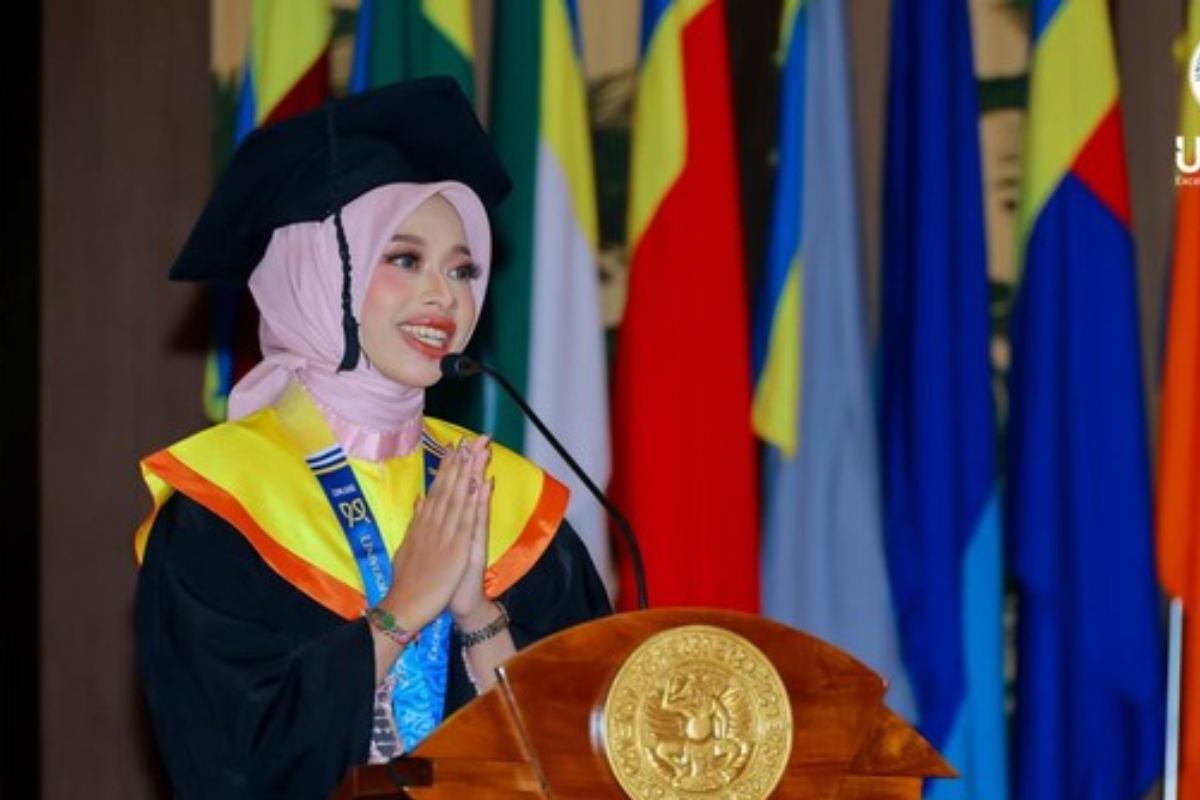 Inspirasi Devi: Yatim Piatu Berprestasi Raih Beasiswa S2