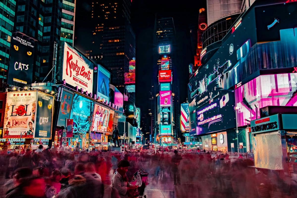 Pemandangan Kontras Piala Dunia: Tunawisma Penuhi Trotoar New York