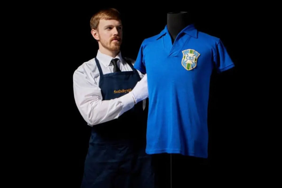 Kaos Bersejarah Pele di Piala Dunia 1958 Dilelang Rp 107 Miliar