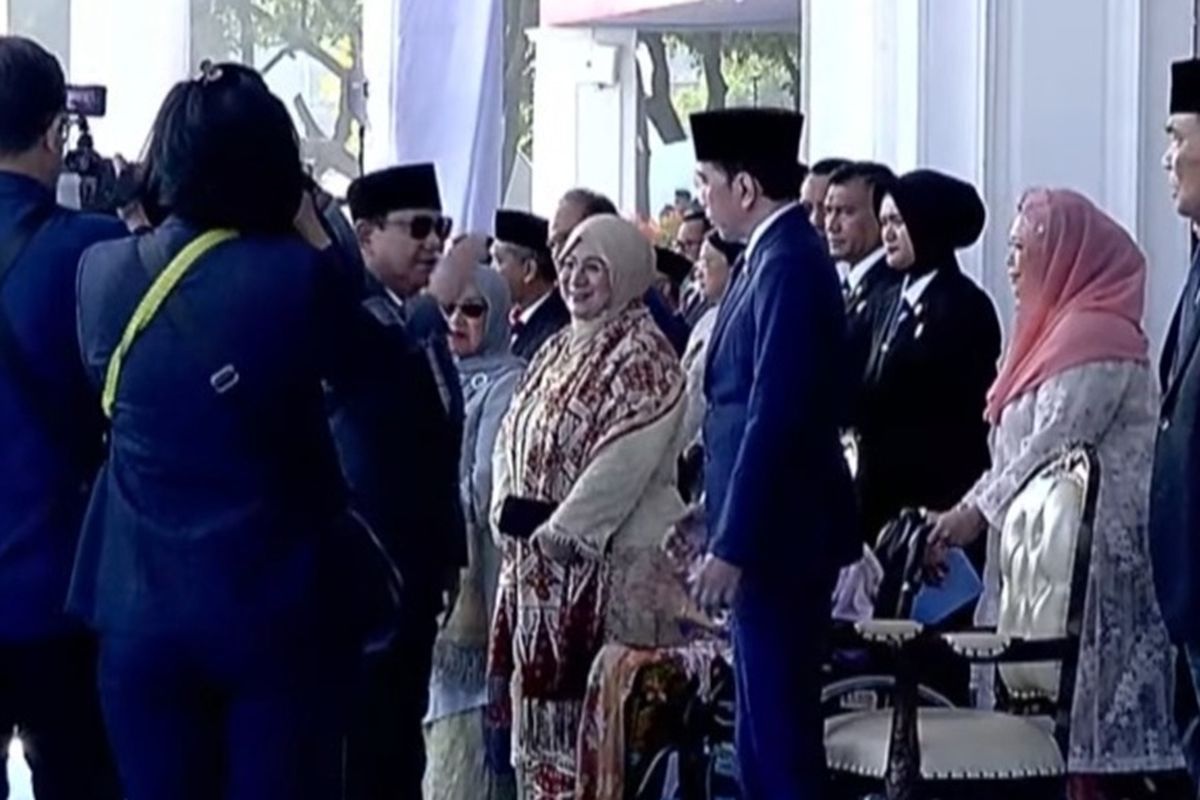 Hari Bhayangkara Ke-80, Prabowo dan Jokowi Saling Beri Hormat