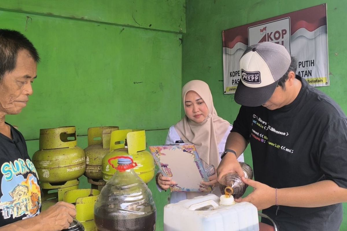 Koperasi Pasar Minggu Tampung Minyak Jelantah dari Warga dan UMKM