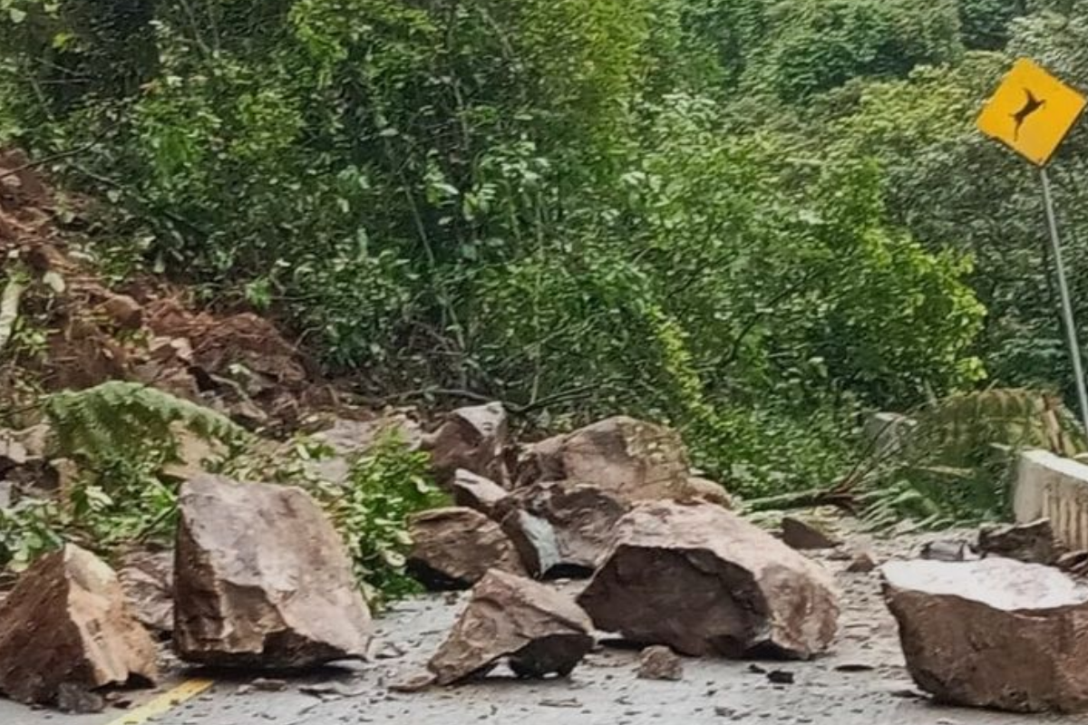 Sempat Lumpuh 10 Jam, Jalur Lembah Anai Dibuka Kamis Dini Hari