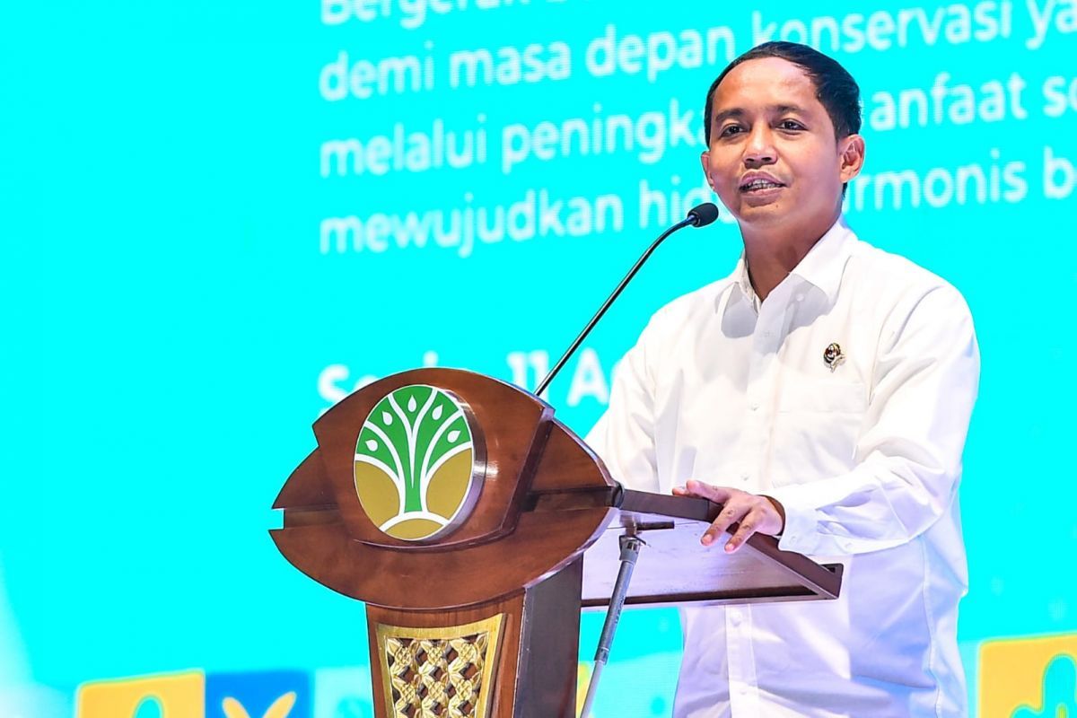 Kasus Korupsi Bupati Kuansing: DPR Panggil Menhut Raja Juli