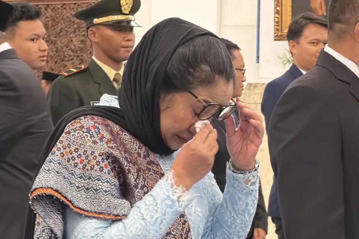 Tangis Haru Nanik Deyang Usai Diambil Sumpah Jadi Kepala BGN
