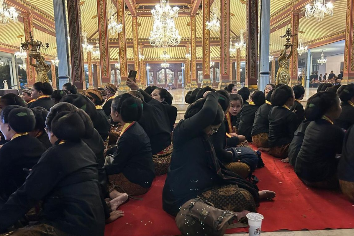Tegang, Dua Kubu Keraton Solo Adu Mulut Saat Kirab 1 Suro
