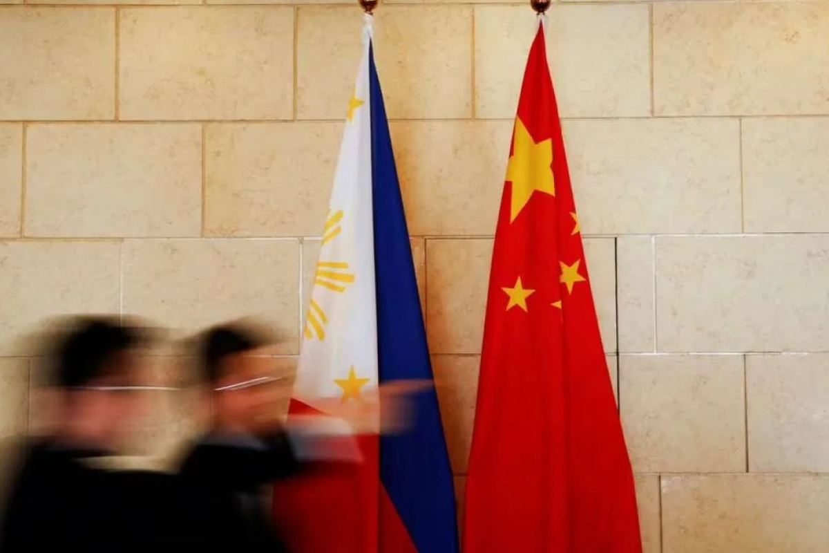 Kritik Beijing di Singapura, Menhan Filipina Dijatuhi Sanksi