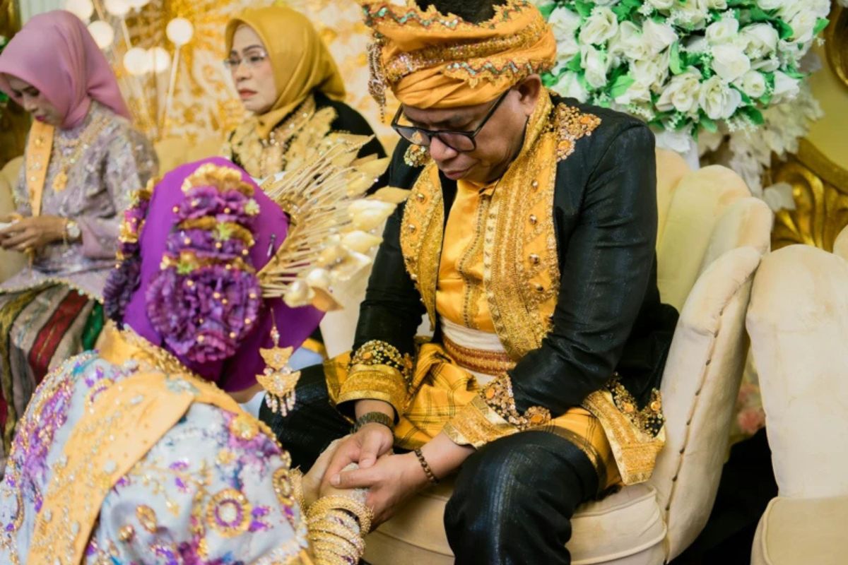 Tragis! Lansia Nekat Tusuk Mantan Istri Saat Nikahan Anak Kandung