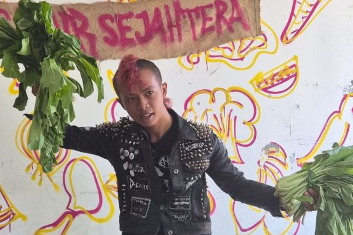Mandiri dan Disiplin, Cerita Anak Punk Solo yang Kini Jualan Sayur