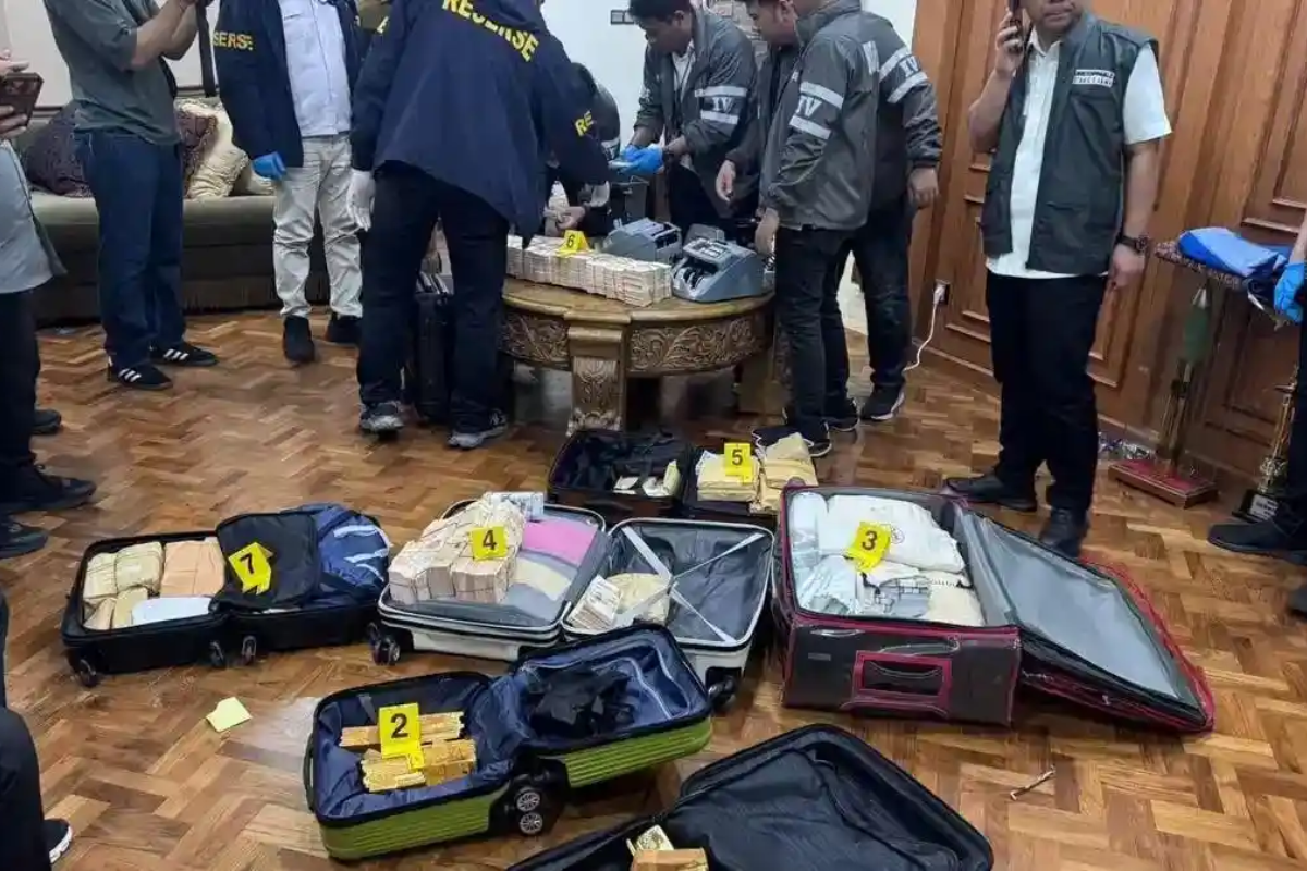 Polisi Temukan Brankas Berisi Emas 74 Kg di Rumah Mewah Kawasan Sentul