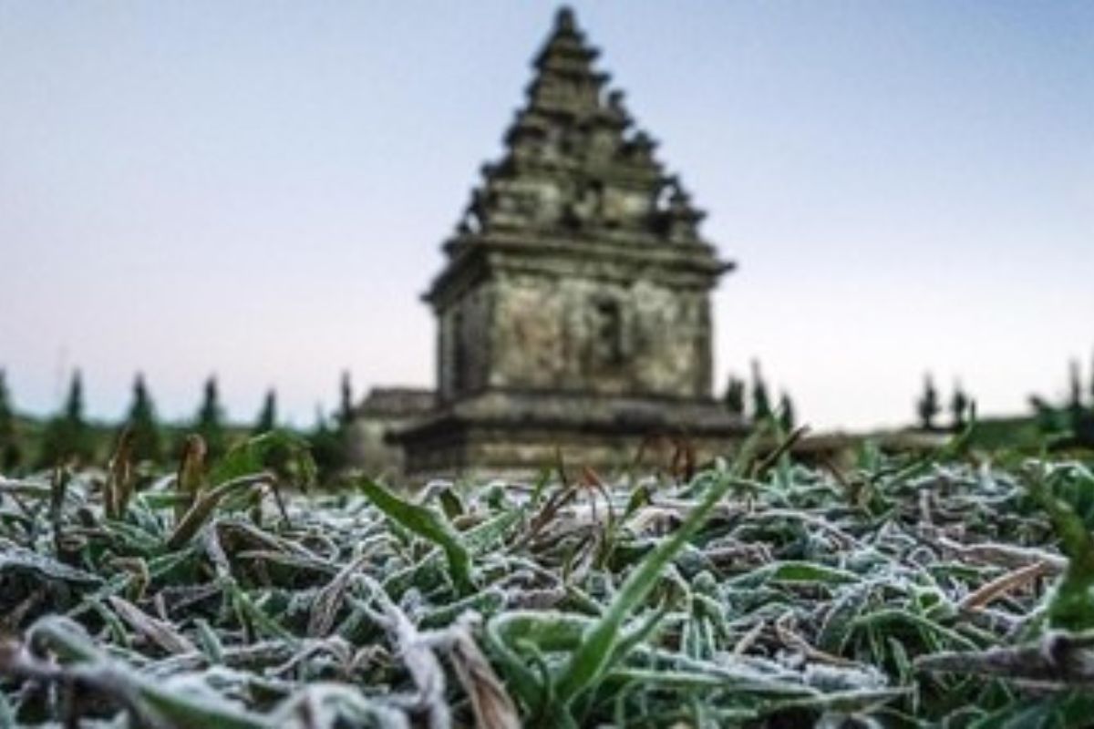 Tips Menyaksikan Embun Upas Dieng Sebelum Matahari Terbit