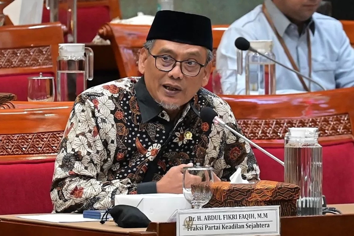 DPR Minta Pemerintah Siapkan Skema Solusi bagi Guru Non-ASN