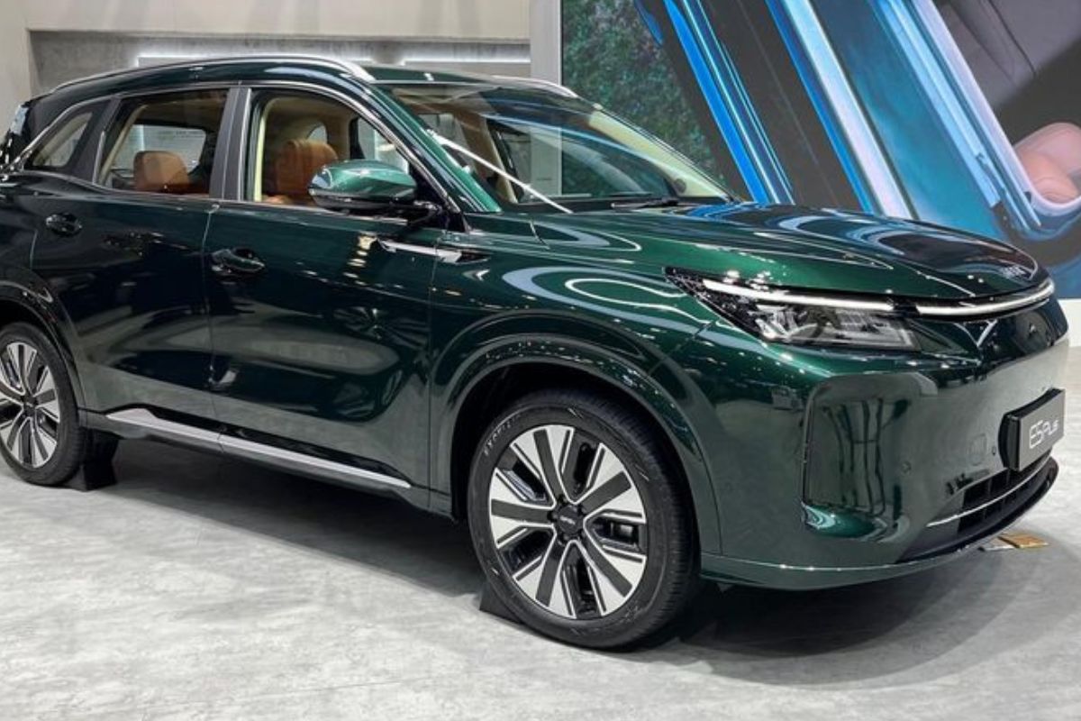 DFSK Luncurkan E5 PLUS Setir Kanan untuk Percepat Ekspansi Global