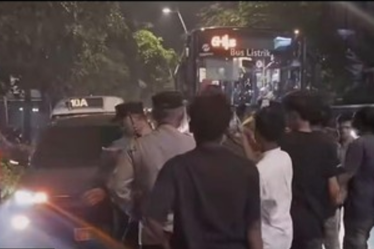 Massa HMI Pustaka Gelar Demo Tolak Kenaikan BBM di Cikini