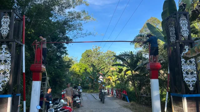 Dukung Asta Cita, Polsek Tabang Perbaiki Jembatan Muara Pedohon