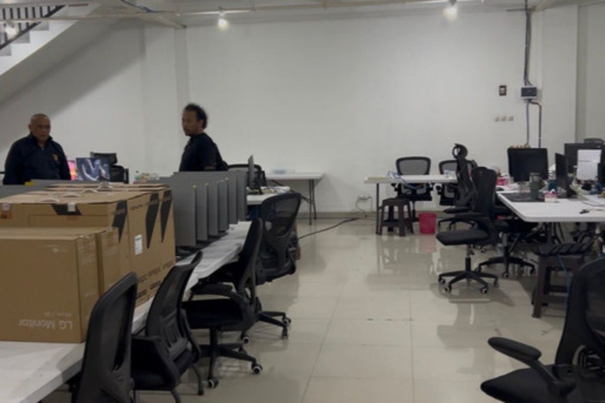 Markas Scam Internasional Berkedok Kantor Trading Digerebek