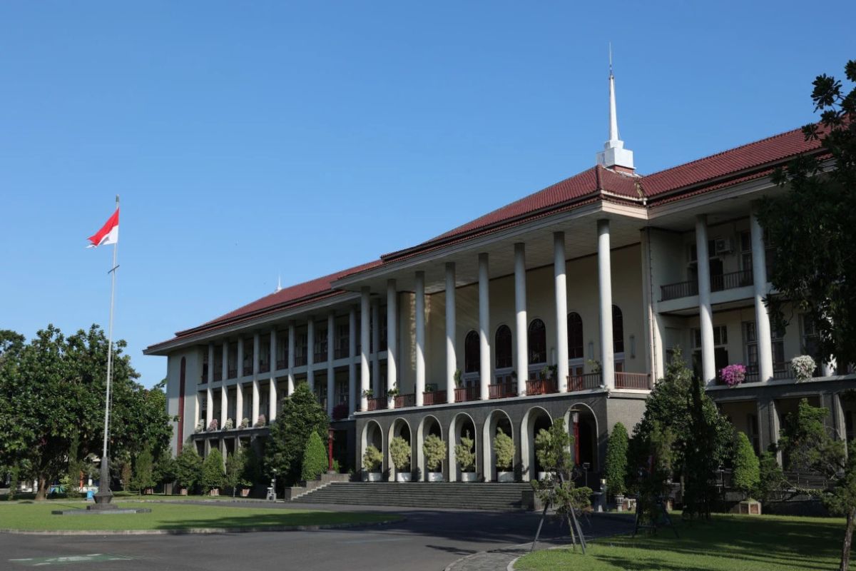 Kritik Penutupan Prodi, Ekonom UGM: Kampus Bukan Pabrik Pekerja