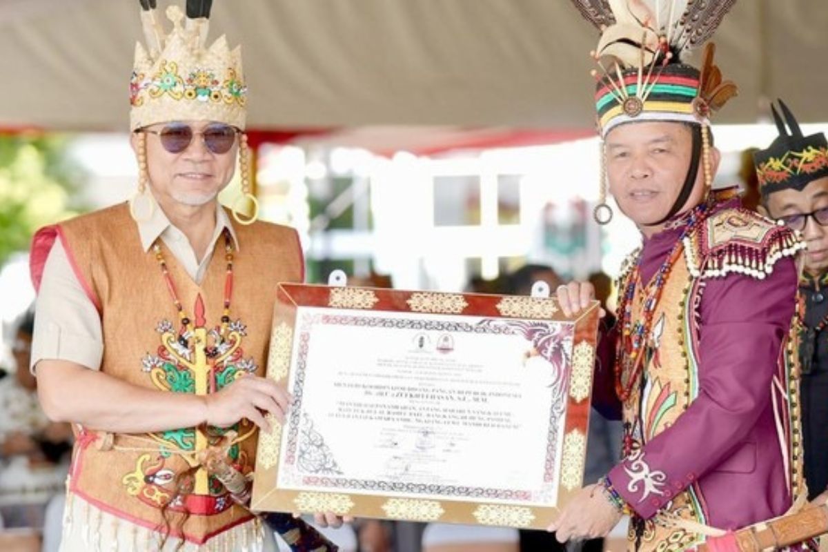 DAD Kalteng Beri Gelar Kehormatan Adat kepada Pangdam XXII