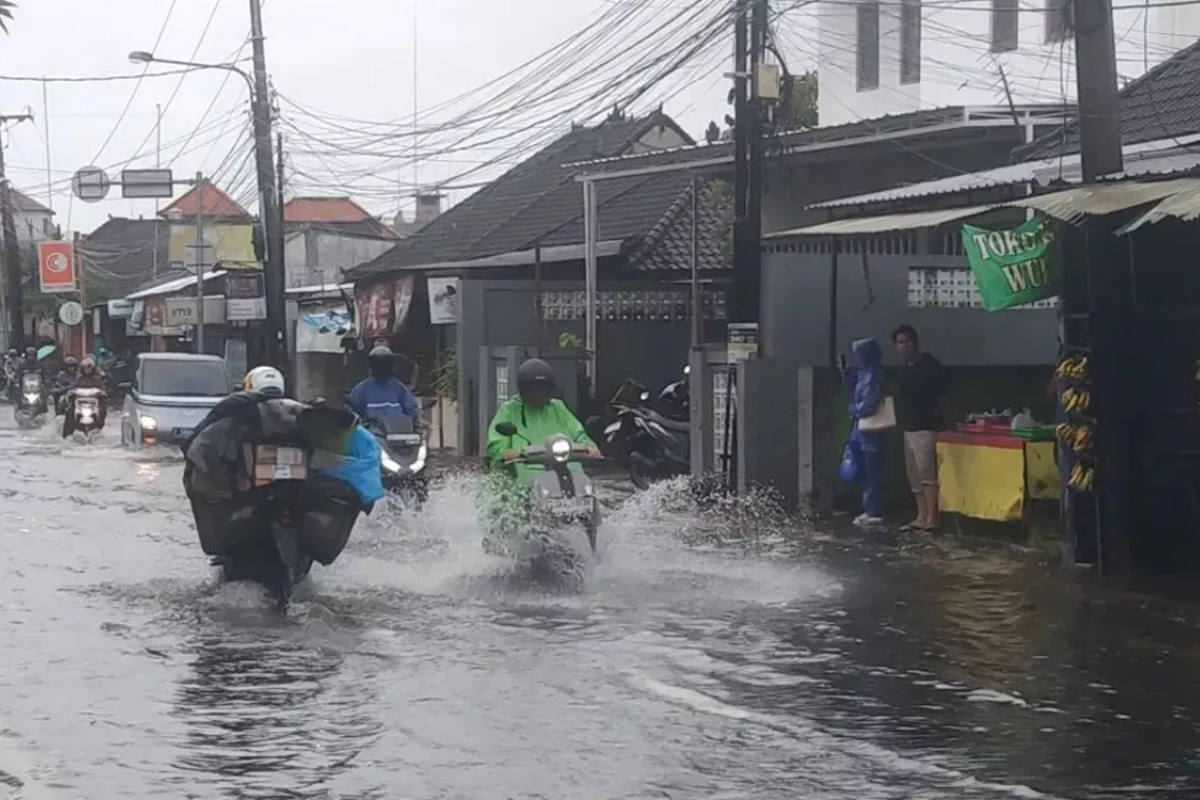 BMKG: Mayoritas Kota Besar RI Berpotensi Berawan dan Hujan Hari Ini