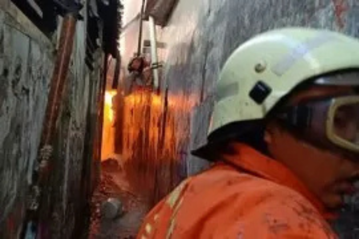 Rumah di Krendang Jakbar Kembali Terbakar Setelah Sempat Padam