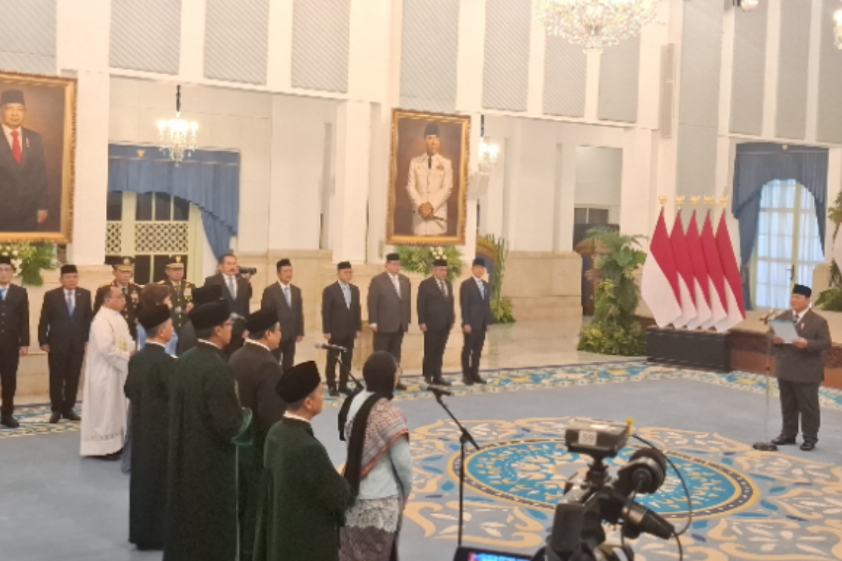 Pelantikan Said Iqbal dan Jajaran Pimpinan Baru BGN di Istana