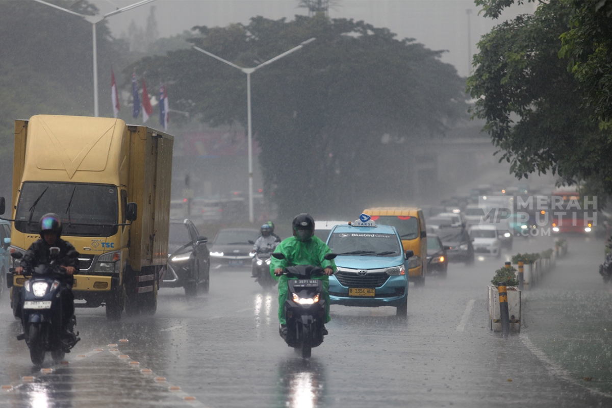 Waspada Hujan Intensitas Sedang hingga Lebat di Jakarta Hari Ini