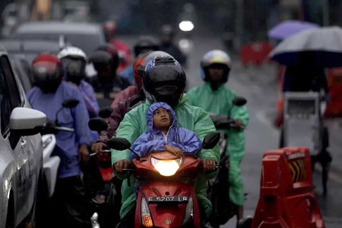 Prakiraan Cuaca BMKG 8 Mei 2026: Sebagian Besar Indonesia Hujan Ringan