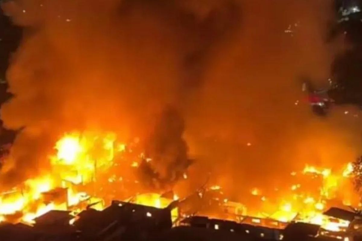 Kebakaran Hebat Hanguskan Kampung Pasar Jiung Kemayoran, 500 KK Terdampak