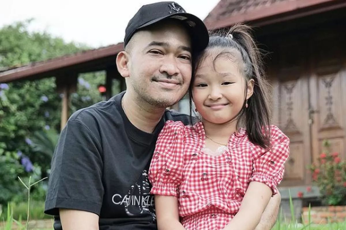 Suasana Haru Pertemuan Ruben Onsu dan Putrinya Sebelum Umrah